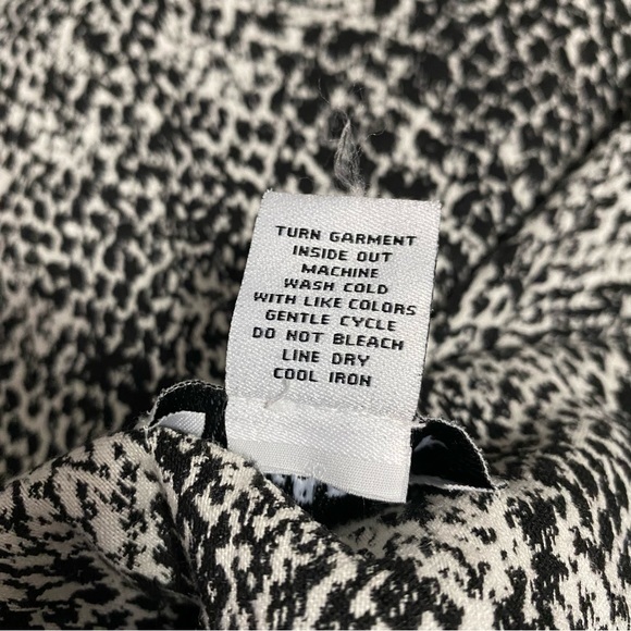 Peck & Peck Women’s Size 10 Black & White Snakeskin Straight‎ Pants High Rise - Picture 7 of 7